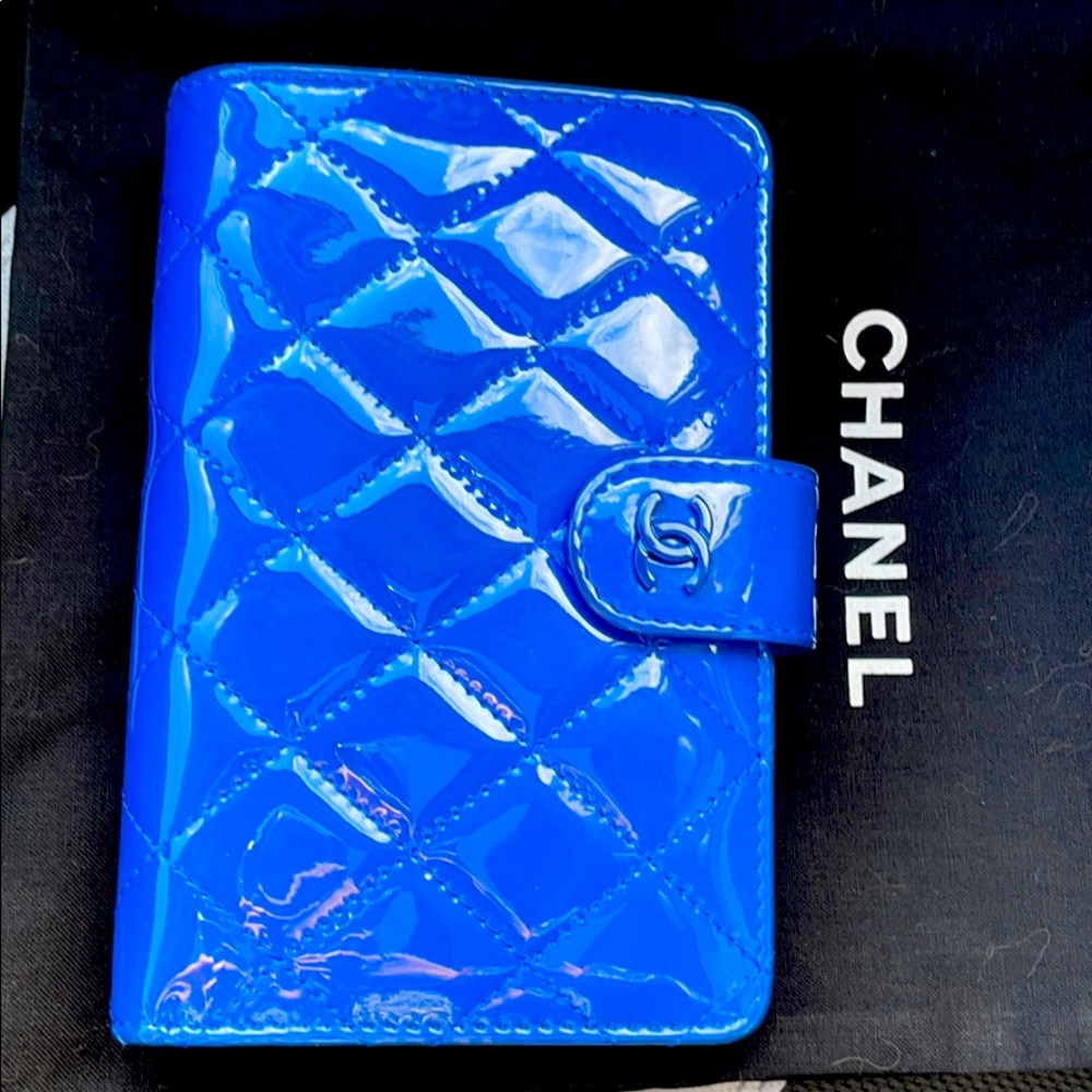 CHANEL Patent Quilted Wallet
